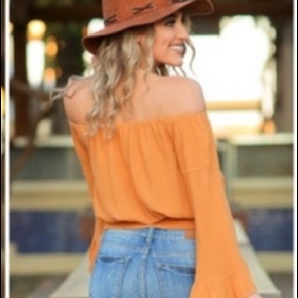 Off the Shoulder Blouse - Picture 2 of 4